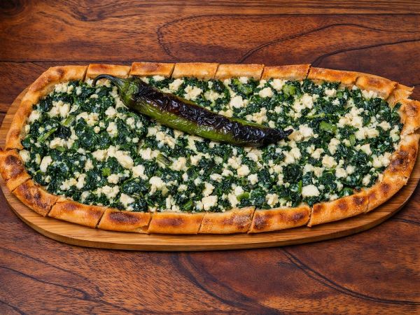 Ispanaklı Peynirli Pide